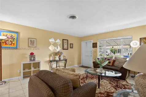 4271 NW 49th Terrace Lauderdale Lakes FL 33319