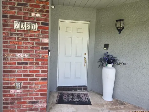 7921 NW 4th Street Plantation FL 33324