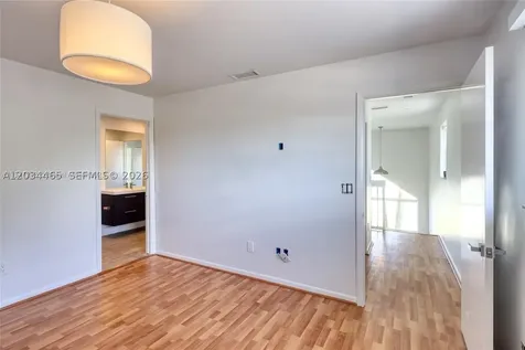 4761 NW 98th Place Doral FL 33178