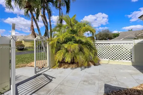 4761 NW 98th Place Doral FL 33178