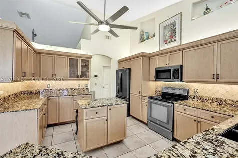 470 NE Cornwall Port St. Lucie FL 34983