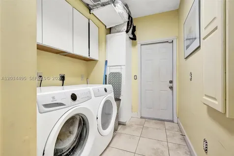 470 NE Cornwall Port St. Lucie FL 34983