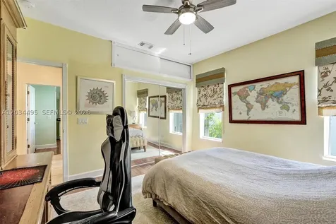 470 NE Cornwall Port St. Lucie FL 34983
