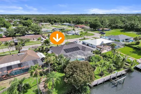 470 NE Cornwall Port St. Lucie FL 34983