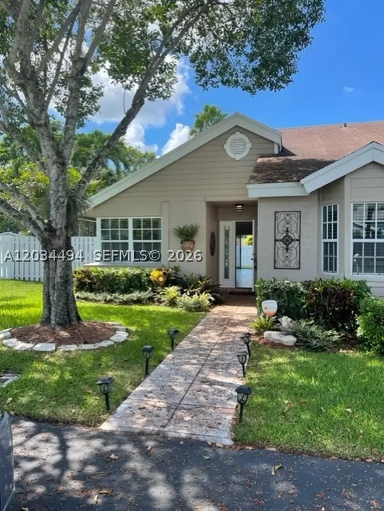 11160 SW 11th Place Davie FL 33324