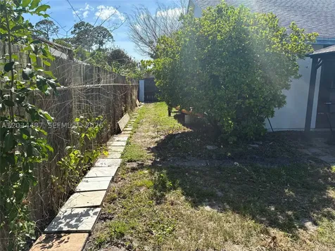 1513 SW Apricot Road Port St. Lucie FL 34953