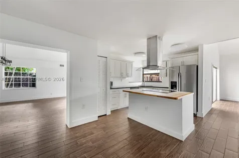 6768 SW 104th Avenue Miami FL 33173