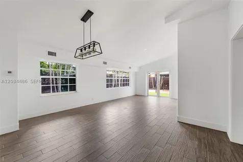 6768 SW 104th Avenue Miami FL 33173