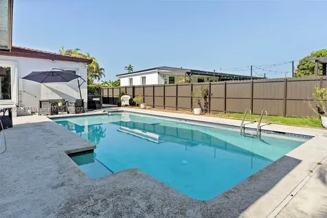 6801 SW 27th Street Miami FL 33155
