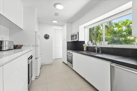 533 NE 52 Terrace Miami FL 33137