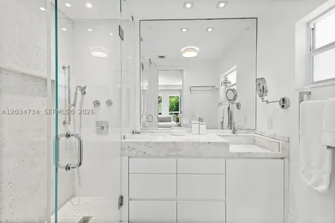 533 NE 52 Terrace Miami FL 33137