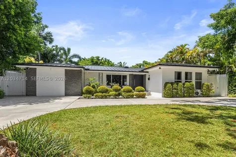 533 NE 52 Terrace Miami FL 33137