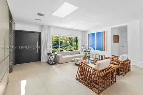 533 NE 52 Terrace Miami FL 33137