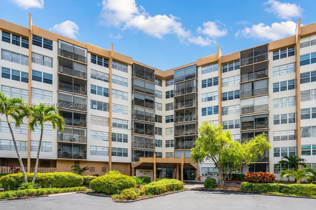 900 Saint Charles Place Pembroke Pines FL 33026