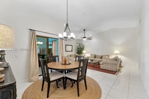 2073 Montpeliar Weston FL 33326
