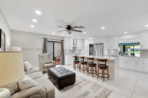2073 Montpeliar Weston FL 33326