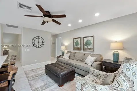 2073 Montpeliar Weston FL 33326