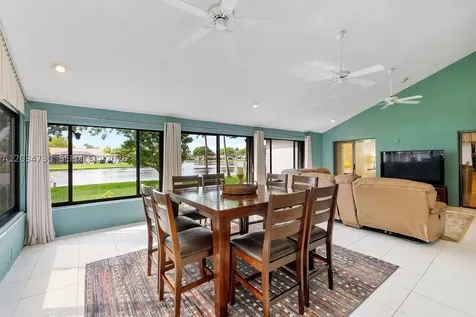 2073 Montpeliar Weston FL 33326