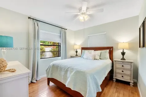 2073 Montpeliar Weston FL 33326
