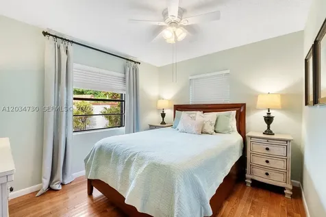 2073 Montpeliar Weston FL 33326