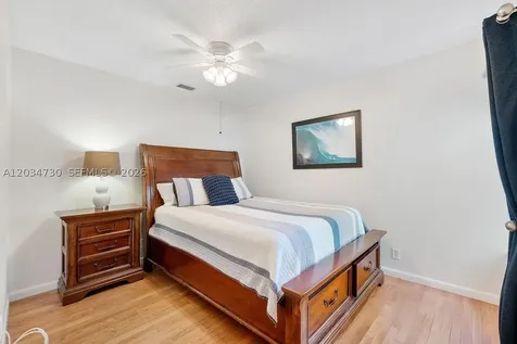 2073 Montpeliar Weston FL 33326