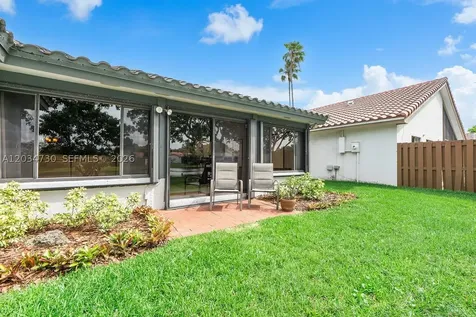2073 Montpeliar Weston FL 33326
