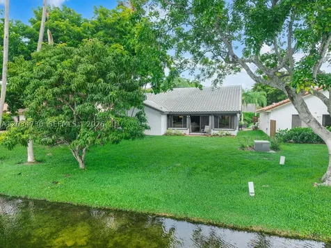 2073 Montpeliar Weston FL 33326