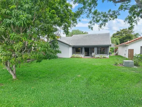 2073 Montpeliar Weston FL 33326