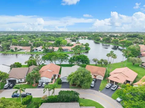 2073 Montpeliar Weston FL 33326