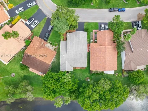 2073 Montpeliar Weston FL 33326