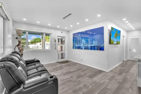 380 W 30th Street Hialeah FL 33012