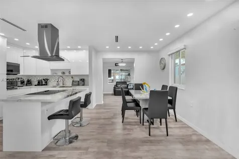 380 W 30th Street Hialeah FL 33012