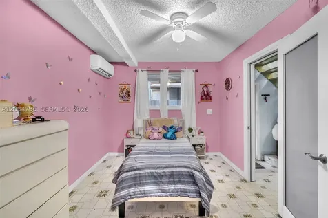 380 W 30th Street Hialeah FL 33012
