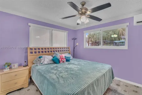 380 W 30th Street Hialeah FL 33012