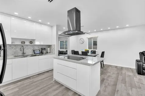 380 W 30th Street Hialeah FL 33012