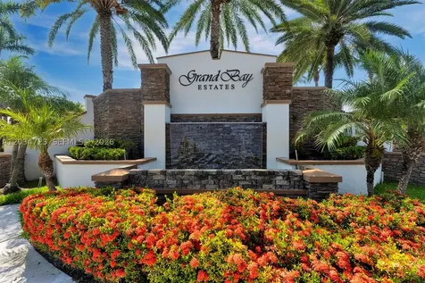 8890 NW 99th Path Doral FL 33178