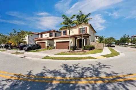 8890 NW 99th Path Doral FL 33178