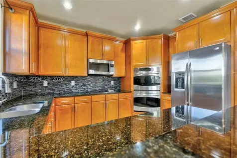 8890 NW 99th Path Doral FL 33178