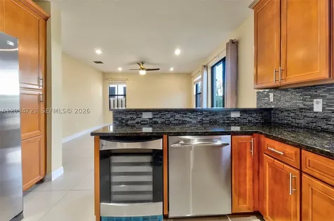 8890 NW 99th Path Doral FL 33178