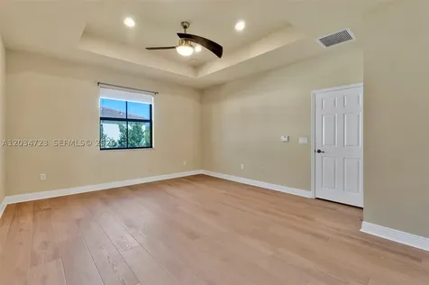 8890 NW 99th Path Doral FL 33178