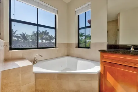 8890 NW 99th Path Doral FL 33178