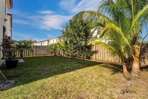 8890 NW 99th Path Doral FL 33178