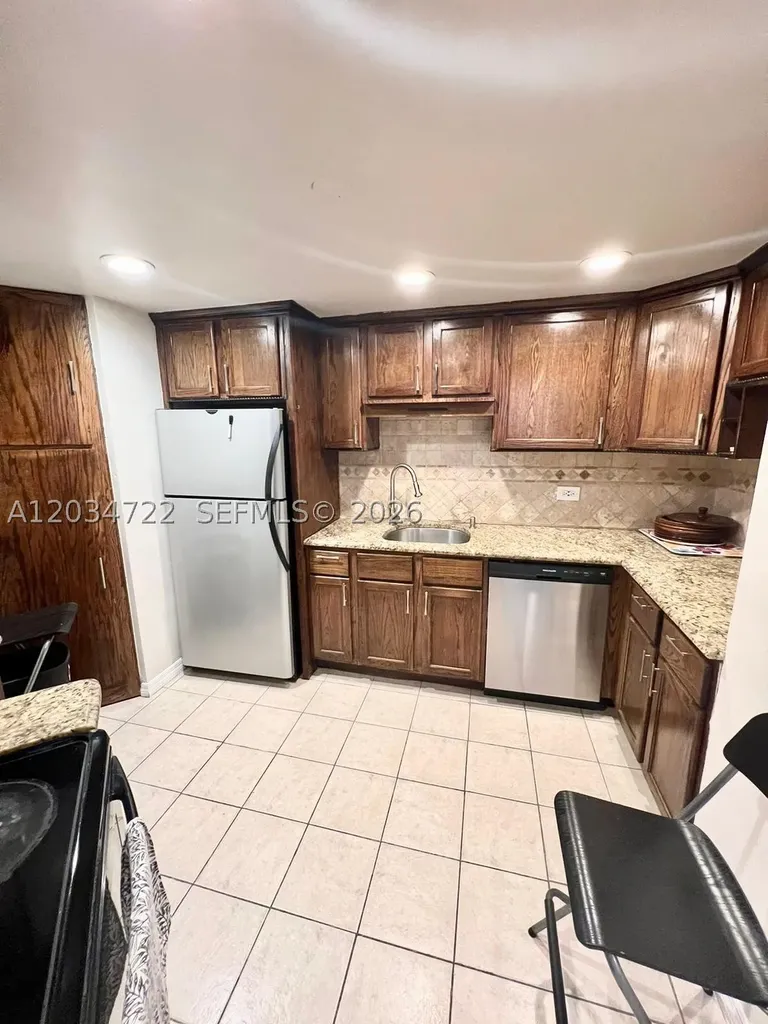905 Brickell Bay Drive Miami FL 33131