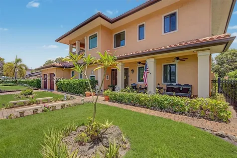 4251 SW 11th Street Miami FL 33134