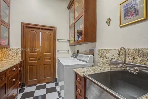 4251 SW 11th Street Miami FL 33134