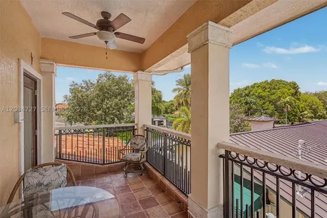 4251 SW 11th Street Miami FL 33134