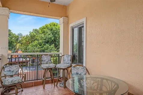 4251 SW 11th Street Miami FL 33134