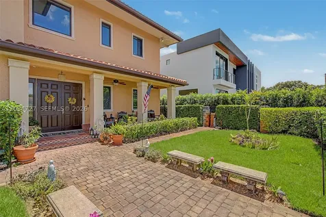 4251 SW 11th Street Miami FL 33134