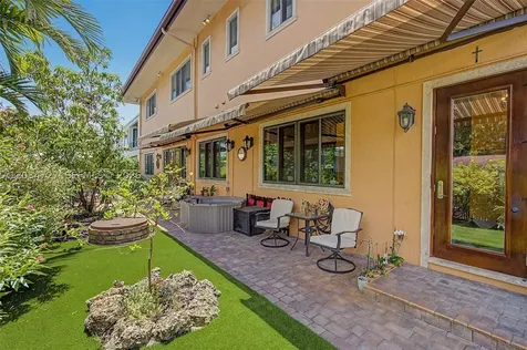 4251 SW 11th Street Miami FL 33134