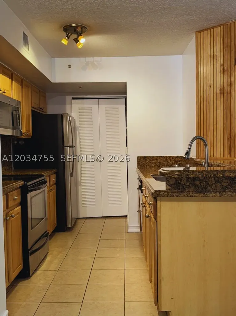 460 S Park Road Hollywood FL 33021